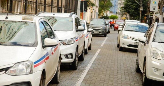taxis-terao-cobranca-em-bandeira-2-durante-todo-o-mes-de-dezembro-em-salvador