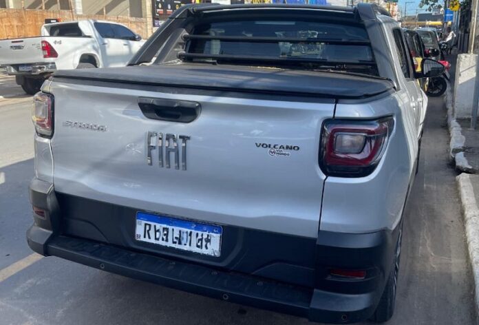 policia-apreende-veiculo-com-indicios-de-clonagem-e-restricao-de-roubo-em-itamaraju