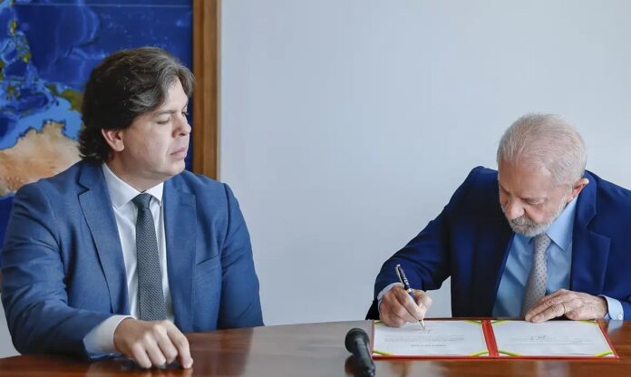 ministro-diz-regulamentacao-das-redes-sociais-e-“prioridade”-do-governo-lula