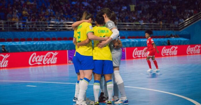 brasil-goleia-japao-e-avanca-para-as-semifinais-da-copa-do-mundo-feminina-de-futsal