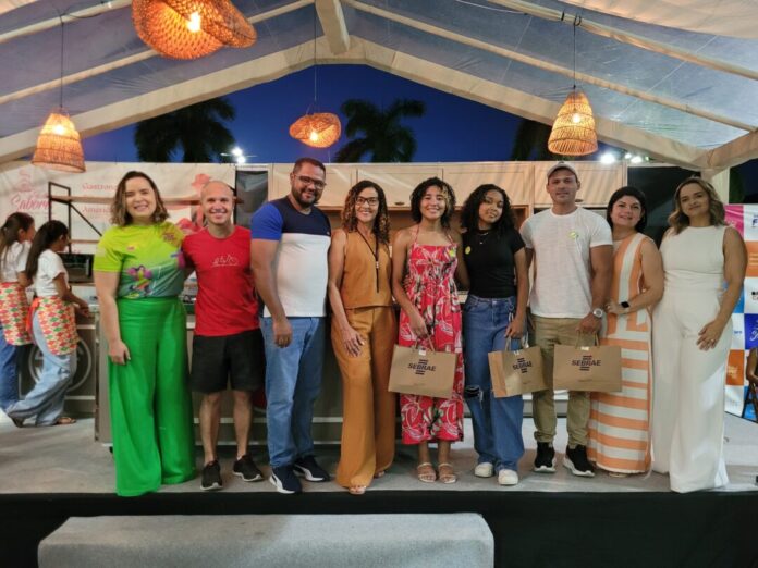 professor-e-alunas-da-rede-municipal-de-teixeira-de-freitas-sao-homenageados-pelo-sebrae-apos-destaque-nacional-no-liga-jovem