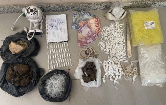 pm-apreende-grande-quantidade-de-drogas-e-animais-silvestres-em-eunapolis