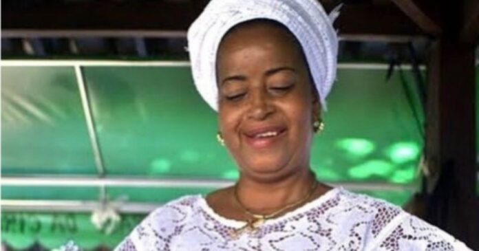 cira-do-acaraje-e-imortalizada-com-efigie-em-itapua