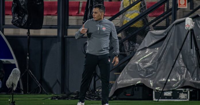 jair-ventura-lamenta-“noite-para-esquecer”-e-garante-vitoria-na-ultima-rodada:-“vamos-vencer-e-ficar-na-serie-a”