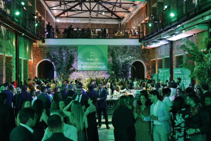 defensoria-publica-do-estado-da-bahia-celebra-40-anos-de-atuacao-e-homenageia-personalidades-em-evento-especial