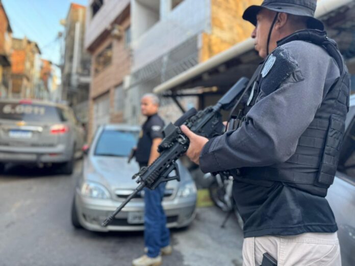 idoso-e-preso-suspeito-de-estuprar-a-propria-neta-de-12-anos-em-lauro-de-freitas