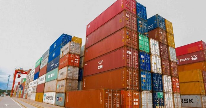 em-meio-a-tarifaco,-exportacoes-do-brasil-para-os-eua-caem-28,1%-em-novembro