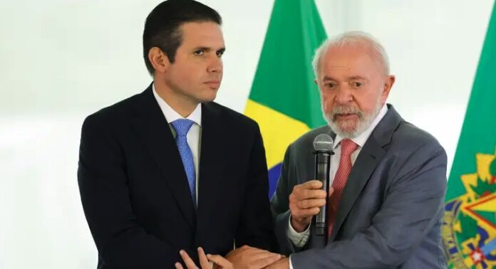 hugo-motta-bate-de-frente-com-a-pressao-do-centrao-para-rever-acordo-com-pt-na-indicacao-ao-tcu