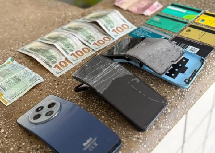 foragido-do-es-com-identidade-falsa-e-preso-em-teixeira-de-freitas-com-dolares-e-cartoes