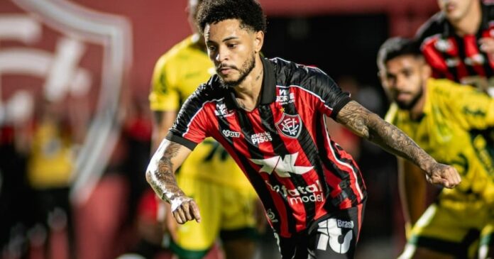 relembre-quando-o-vitoria-decidiu-a-luta-contra-o-rebaixamento-na-ultima-rodada