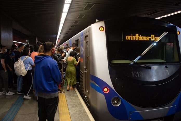 metro-de-sp-passa-a-operar-24-horas-aos-sabados-em-fase-de-testes-ate-2026
