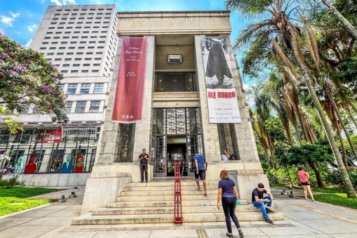 homens-armados-atacam-e-assaltam-a-biblioteca-mario-de-andrade,-no-coracao-da-cidade