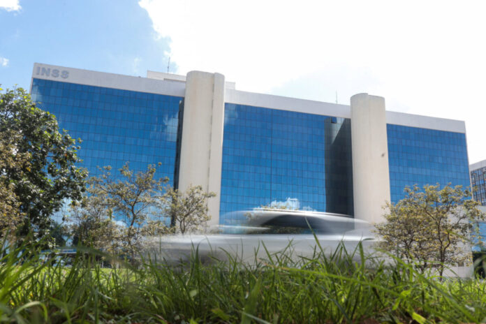 inss:-organizacao-que-lucrou-milhoes-opera-em-espaco-pequeno-e-conta-com-1-colaborador