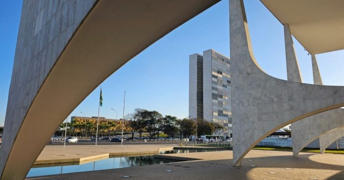 analise-de-marco-temporal-indigena-e-regra-do-impeachment-mantem-tensao-entre-stf-e-congresso;-confira-agenda