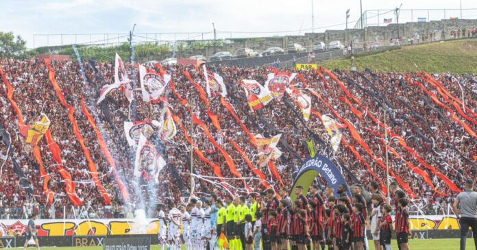vitoria-se-supera-e-registra-novo-recorde-de-publico-anual-no-barradao;-confira-partidas-mais-cheias