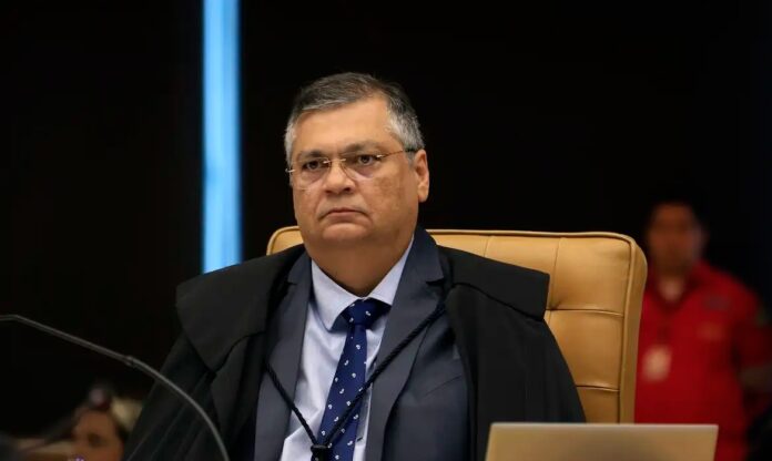 dino-determina-divulgacao-de-cpf-de-servidores-pagos-por-emendas-da-saude