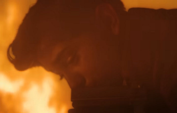 ‘bem-vindo-a-derry’-emociona-fas-com-cena-comparada-a-morte-de-jack-em-‘titanic’