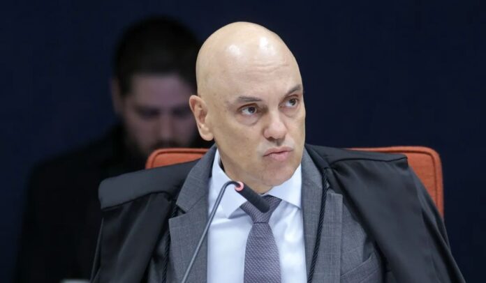 ministro-alexandre-de-moraes-rejeita-pedidos-para-que-fux-integre-julgamento-do-nucleo-2-da-trama-golpista-no-stf