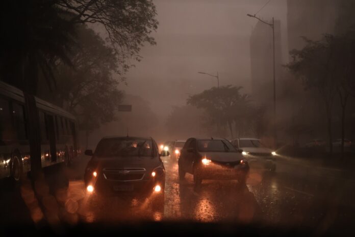 sao-paulo-bate-recorde-de-congestionamento-com-greve-de-onibus-e-chuva