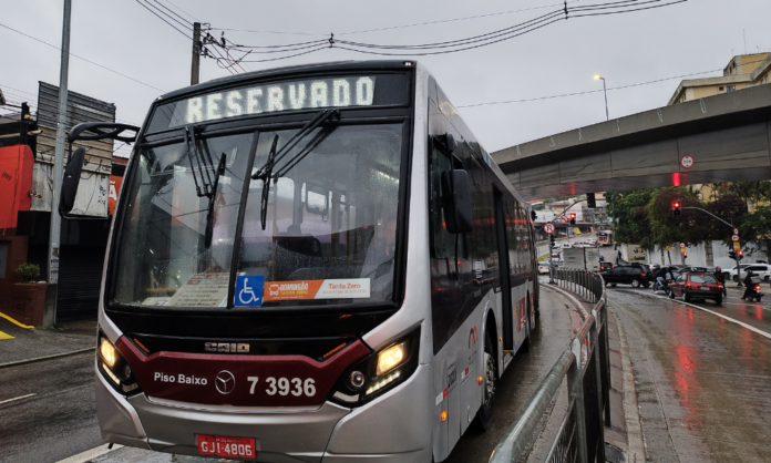 apos-caos-e-paralisacao,-onibus-voltam-a-funcionar-normalmente-em-sp
