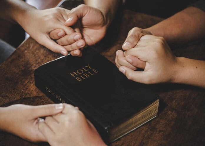 maioria-dos-cristaos-acredita-que-praticar-o-bem-e-suficiente-para-chegar-ao-ceu,-revela-pesquisa