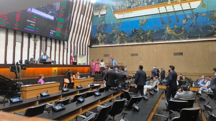 al-ba-aprova-mais-de-r$-950-milhoes-em-emprestimos-ao-governo-do-estado,-apesar-de-obstrucao-da-oposicao