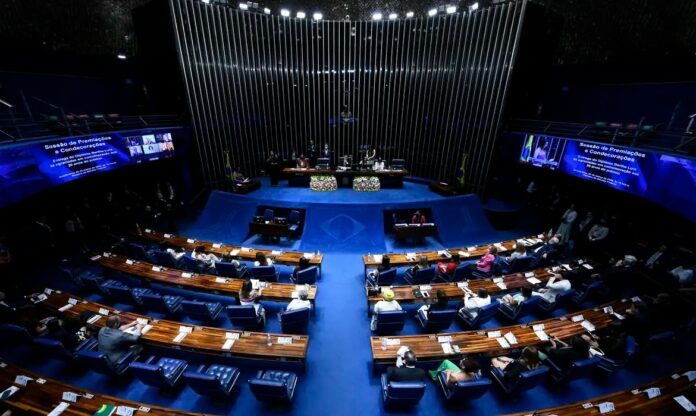 senado-aprova-pl-antifaccao-com-penas-mais-duras-a-organizacoes-criminosas-e-taxa-sobre-bets