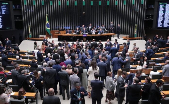 saiba-como-votaram-os-deputados-baianos-em-parecer-que-rejeitou-cassacao-de-mandato-de-carla-zambelli