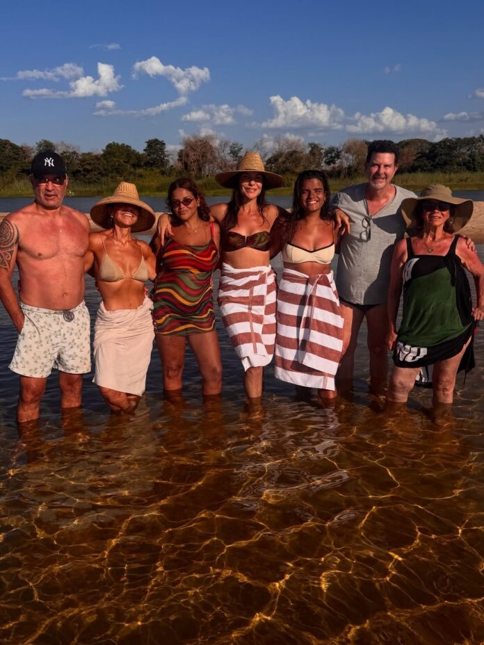 ivete-sangalo-abre-album-de-viagem-com-amigos-para-juazeiro:-“dias-de-sol-e-amor”