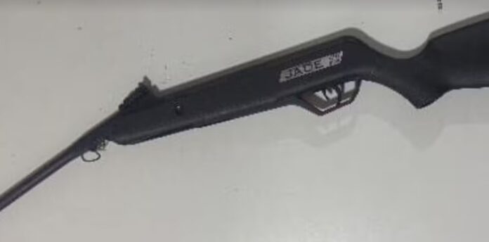 menino-e-atingido-por-tiro-acidental-disparado-pelo-pai-no-interior-baiano