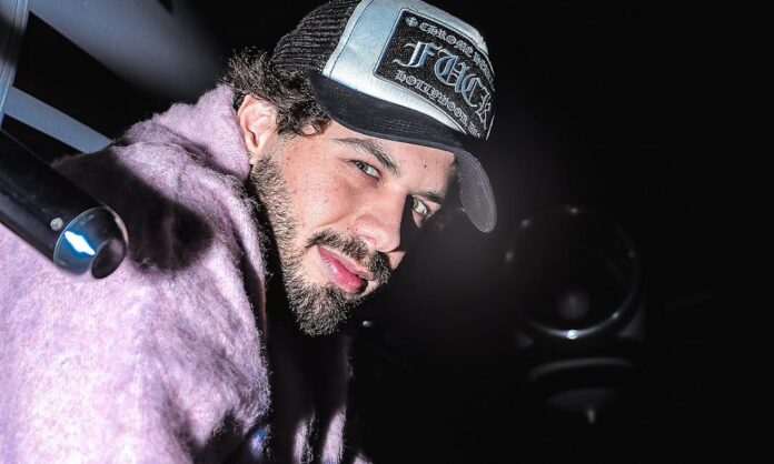 ‘nao-sou-um-mestre-da-leitura,-mas-sei-ler’,-diz-ze-felipe-apos-gafe-no-premio-multishow