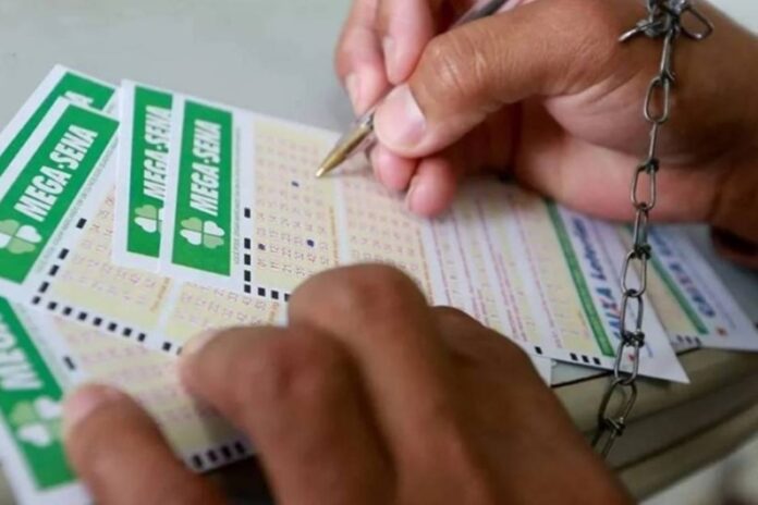 confira-as-dezenas-da-mega-sena-2950-e-demais-sorteios-de-hoje-(11/12)