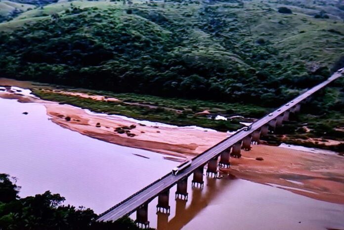 governo-federal-anuncia-nova-data-para-liberacao-total-da-ponte-do-rio-jequitinhonha-na-br-101,-em-itapebi