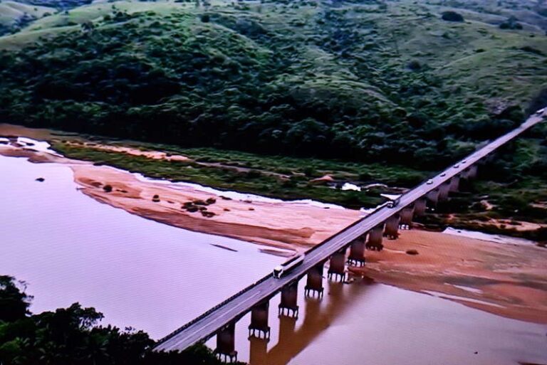 governo-federal-anuncia-nova-data-para-liberacao-total-da-ponte-do-rio-jequitinhonha-na-br-101,-em-itapebi