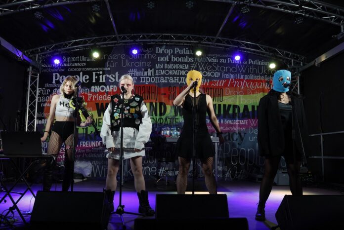 russia-classifica-pussy-riot-como-‘organizacao-extremista’