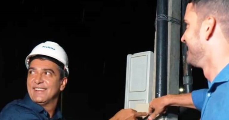 prefeitura-de-barreiras-entrega-nova-iluminacao-em-led-na-avenida-enock-ismael