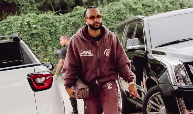 video:-memphis-depay-e-visto-nas-ruas-de-itacare-apos-conquista-da-copa-do-brasil-com-o-corinthians