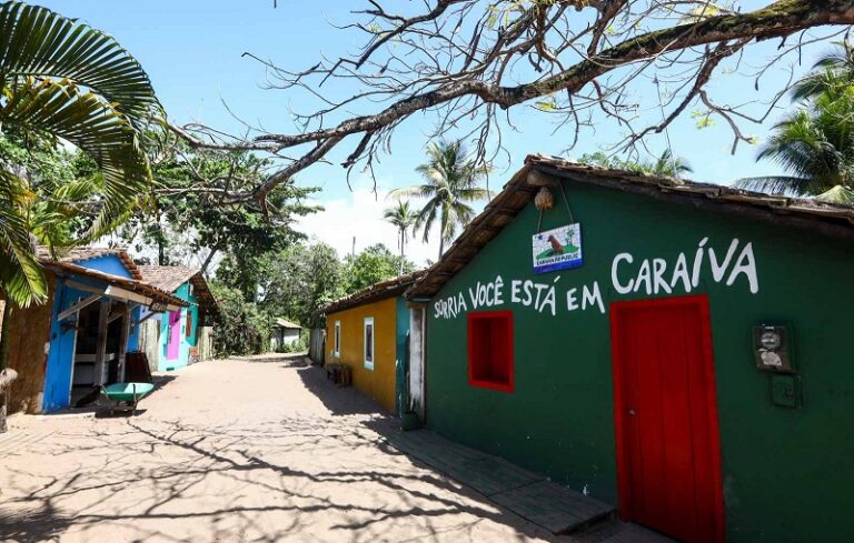 “nao-procede”,-diz-pmba-sobre-boatos-de-toque-de-recolher-imposto-pelo-trafico-em-caraiva,-porto-seguro