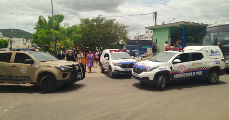 homem-e-assassinado-a-tiros-em-praca-publica-de-jacobina