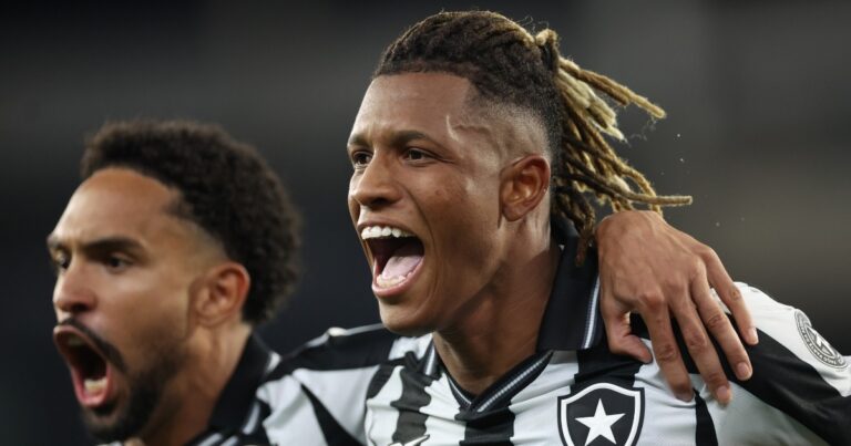 baiano-danilo-e-destaque-na-goleada-do-botafogo-sobre-o-cruzeiro-pelo-brasileirao-2026;-veja-como-foi
