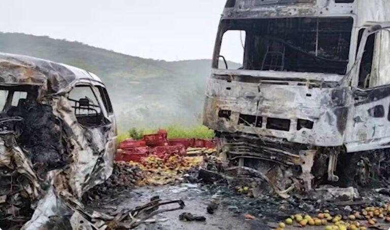 acidente-com-van-e-caminhao-deixa-primos-mortos-no-sudoeste-da-bahia