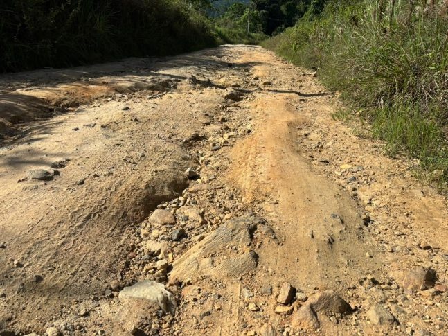 usuarios-relatam-abandono-e-mas-condicoes-na-ba-549,-na-regiao-de-apuarema