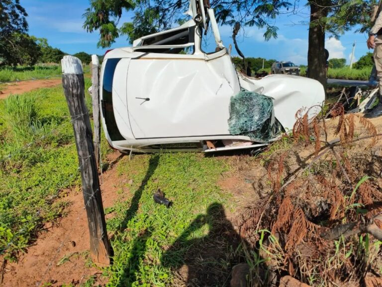 homem-morre-apos-carro-sair-da-pista-e-colidir-em-arvore-no-oeste-baiano