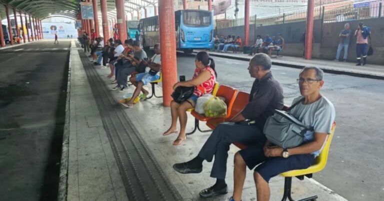 passageiros-relatam-atrasos-no-transbordo-central-em-feira-de-santana