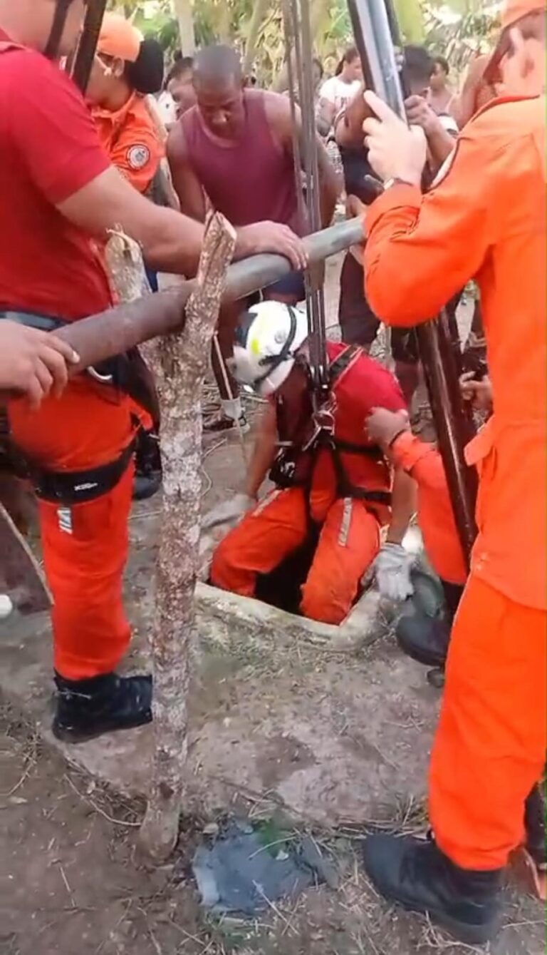 crianca-e-pai-caem-em-poco-de-dez-metros-e-sao-resgatados;-caso-ocorreu-em-sao-goncalo-dos-campos