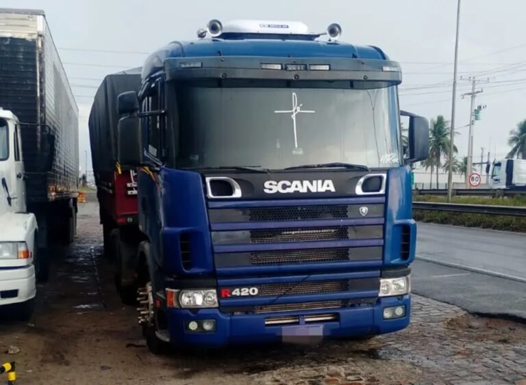 motorista-e-encontrado-morto-dentro-de-carreta-em-feira;-pericia-indica-morte-durante-ato-sexual