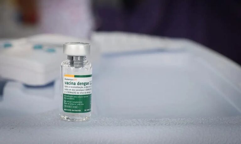 bahia-inicia-distribuicao-de-vacina-100%-brasileira-contra-a-dengue-para-os-417-municipios