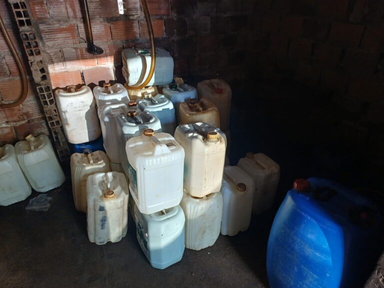 homem-e-preso-em-ipira-por-armazenar-640-litros-de-combustivel-de-forma-ilegal