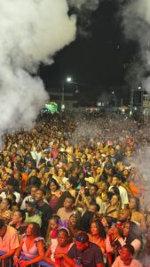 Multidão toma conta da orla no penúltimo dia do Carnaval de Alcobaça 2 WhatsApp Image 2026 02 17 at 14.26.51 1