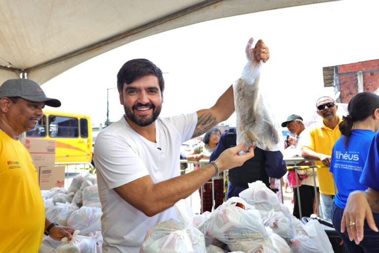 prefeitura-de-ilheus-realiza-distribuicao-de-peixes-e-kits-de-alimentos-para-a-semana-santa